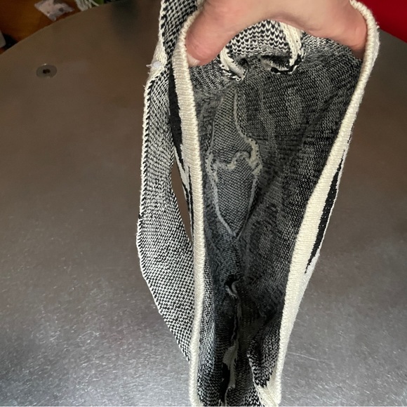 Knit Flower Shoulder Bag in Black & White, NWT. - Picture 7 of 16